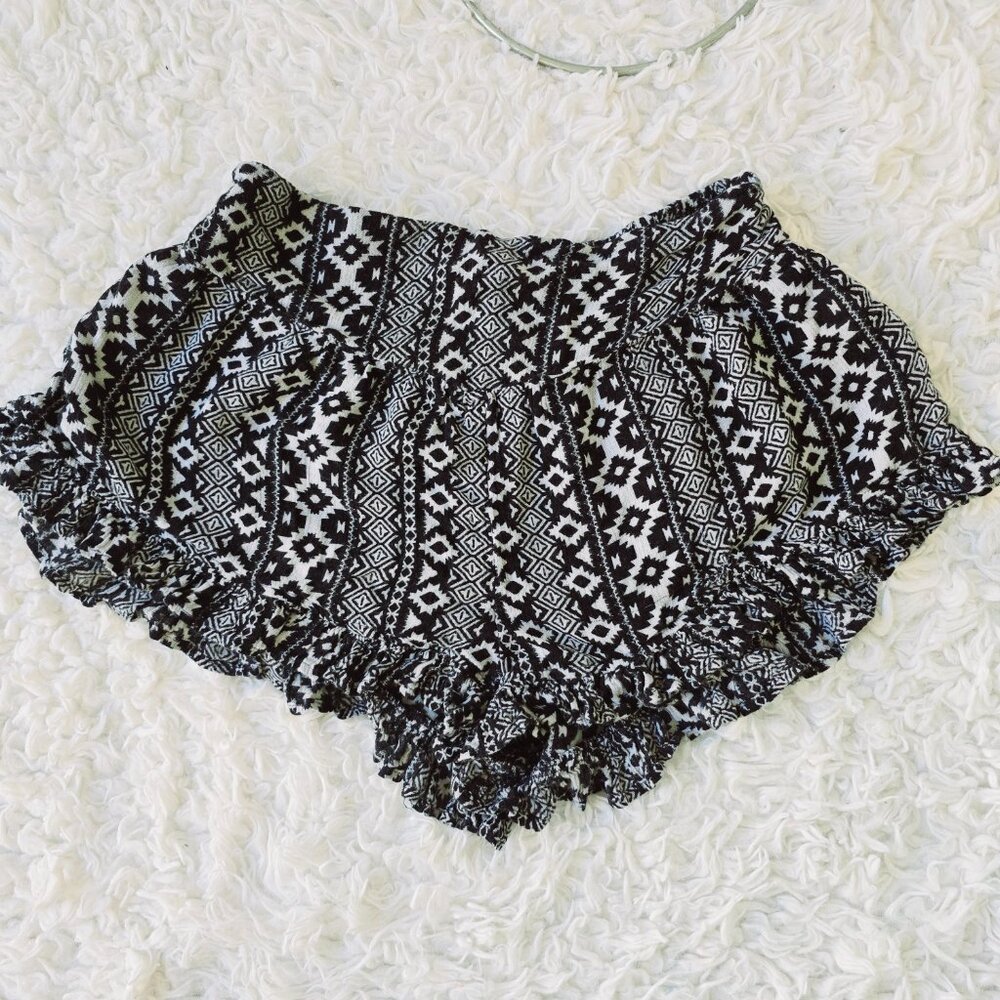Forever 21 Boho Ruffled Shorts, Size Small - Picture 5 of 8